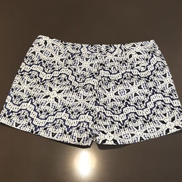 Kenar White Shorts with Blue Print - Picture 3 of 11